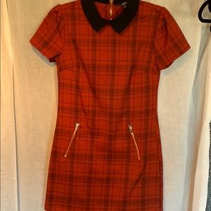 Plaid mini dress with pockets and collar